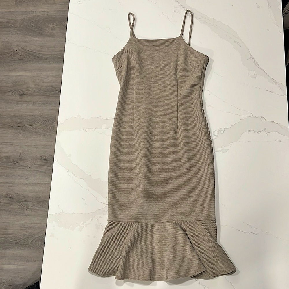 NWT Gianni Bini Julia Khaki Knit Flounce Hem Dress